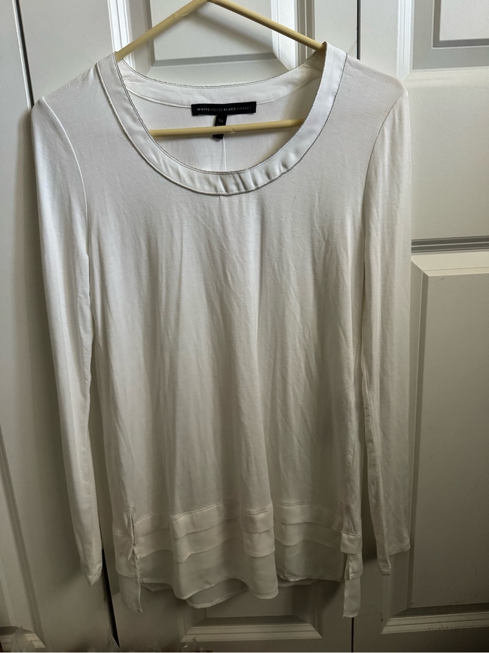 ⭐️ 2 for $ 20
White House Black Market White Long-Sleeve Layered Hem Top